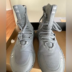 New in box womens under armour hiking boot style sneakers.